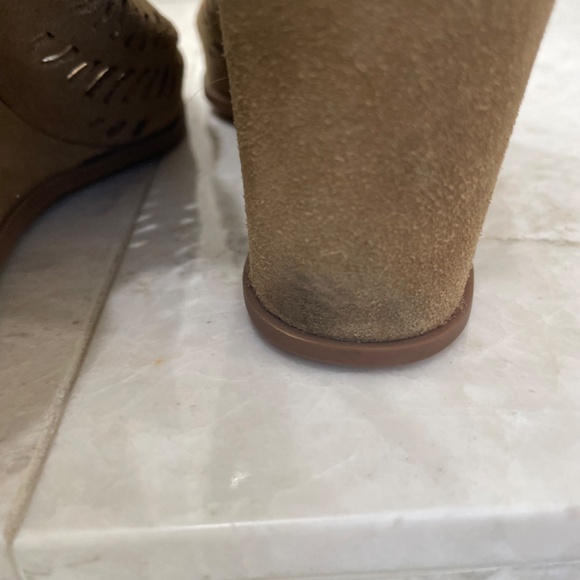 VIA SPIGA {10} Tan Wedge Shoes Peep Toe Laser Cut-out Design - Picture 7 of 14